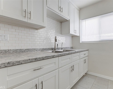 10204 Tujunga Canyon Boulevard - Photo Thumbnail 11