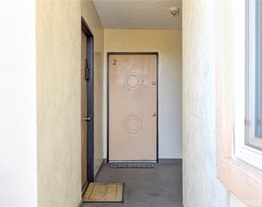 10204 Tujunga Canyon Boulevard - Photo Thumbnail 4