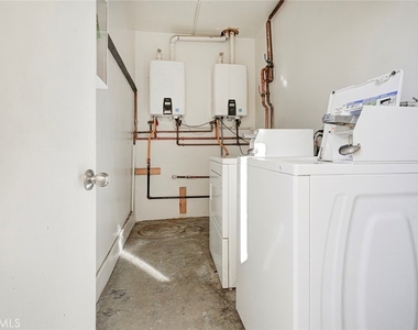 10204 Tujunga Canyon Boulevard - Photo Thumbnail 20