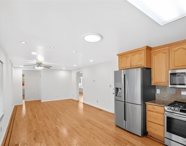 3666 Lightfare Court - Photo Thumbnail 8
