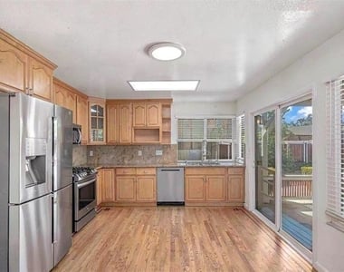 3666 Lightfare Court - Photo Thumbnail 6