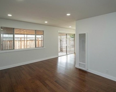 665 Printy Avenue - Photo Thumbnail 2
