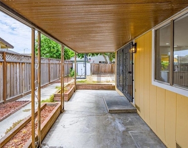 665 Printy Avenue - Photo Thumbnail 18