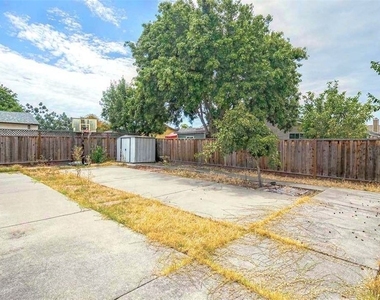 665 Printy Avenue - Photo Thumbnail 20