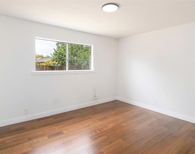 665 Printy Avenue - Photo Thumbnail 12