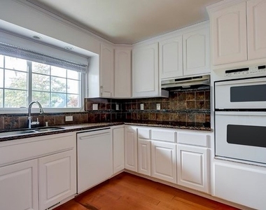 2385 Stanford Pl - Photo Thumbnail 11