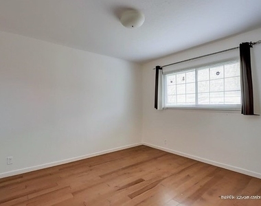 2385 Stanford Pl - Photo Thumbnail 5