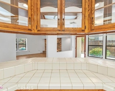 9708 White Oak Drive - Photo Thumbnail 6