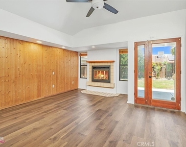 9708 White Oak Drive - Photo Thumbnail 7