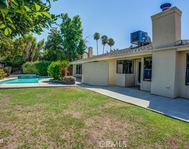 9708 White Oak Drive - Photo Thumbnail 13