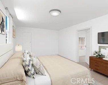 435 W 1st Street - Photo Thumbnail 7