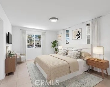 435 W 1st Street - Photo Thumbnail 6