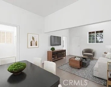 435 W 1st Street - Photo Thumbnail 4