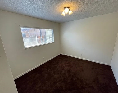9040 Hope Avenue - Photo Thumbnail 10