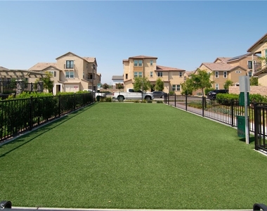 1592 Redwoods Drive - Photo Thumbnail 18