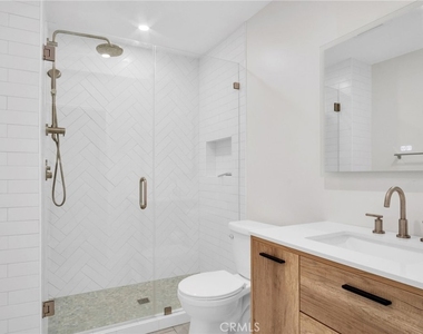 950 Main Street - Photo Thumbnail 21