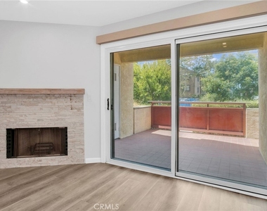 950 Main Street - Photo Thumbnail 5