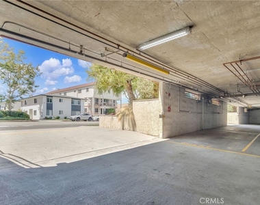 950 Main Street - Photo Thumbnail 33