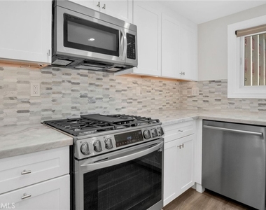 950 Main Street - Photo Thumbnail 7