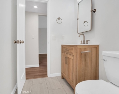950 Main Street - Photo Thumbnail 23