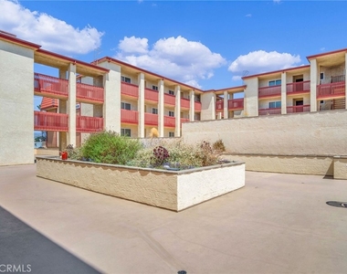950 Main Street - Photo Thumbnail 30