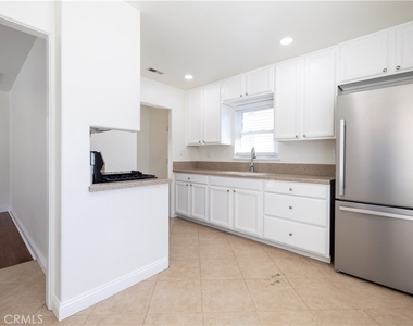 2417 Sonoma Street - Photo Thumbnail 8