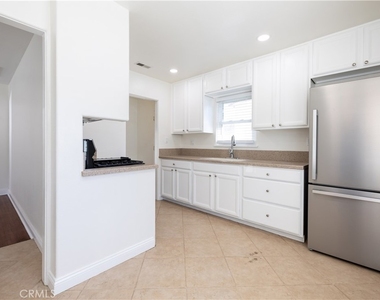 2417 Sonoma Street - Photo Thumbnail 9