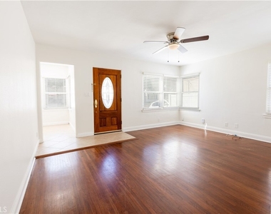 2417 Sonoma Street - Photo Thumbnail 7