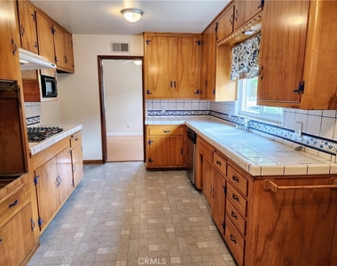 719 S Aldenville Avenue - Photo Thumbnail 19