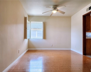 719 S Aldenville Avenue - Photo Thumbnail 10