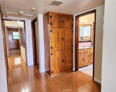 719 S Aldenville Avenue - Photo Thumbnail 8