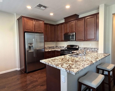 2139 Eva Street - Photo Thumbnail 8
