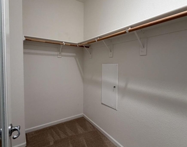 2139 Eva Street - Photo Thumbnail 12
