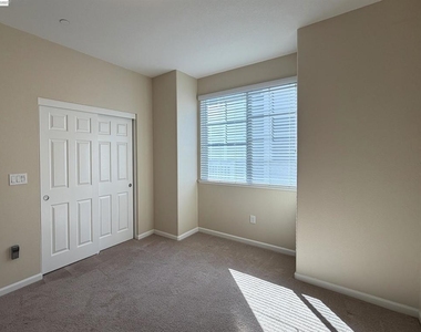 2139 Eva Street - Photo Thumbnail 10