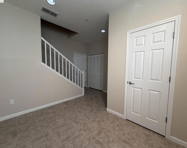 2139 Eva Street - Photo Thumbnail 3