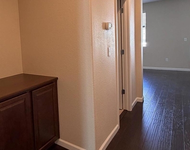 2139 Eva Street - Photo Thumbnail 9