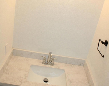 4811 Appian Way - Photo Thumbnail 8