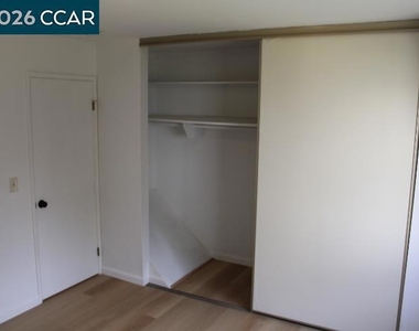 4811 Appian Way - Photo Thumbnail 18