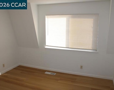 4811 Appian Way - Photo Thumbnail 10