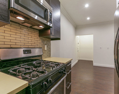 7223 Willoughby Avenue - Photo Thumbnail 7