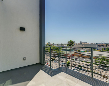 3833 Dunn - Photo Thumbnail 15