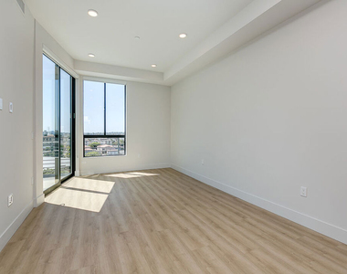 3833 Dunn - Photo Thumbnail 11