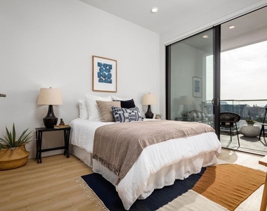 3833 Dunn - Photo Thumbnail 6