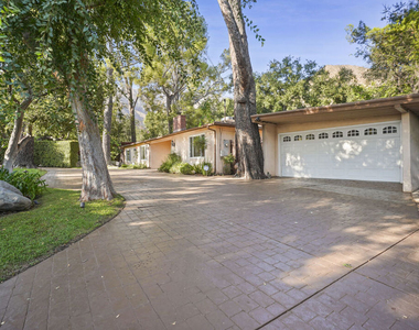 2452 N Altadena Drive - Photo Thumbnail 3