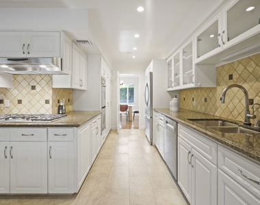 2452 N Altadena Drive - Photo Thumbnail 10