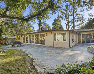 2452 N Altadena Drive - Photo Thumbnail 25