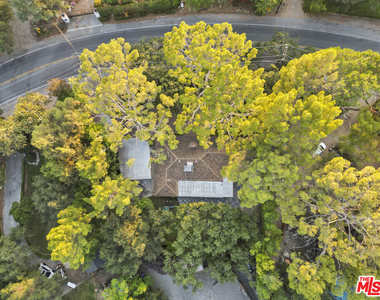 2452 N Altadena Drive - Photo Thumbnail 2