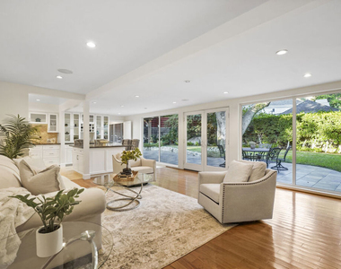 2452 N Altadena Drive - Photo Thumbnail 12