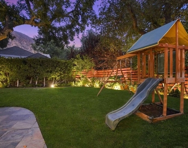 2452 N Altadena Drive - Photo Thumbnail 29