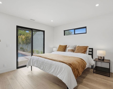 7530 Gaviota Avenue - Photo Thumbnail 12